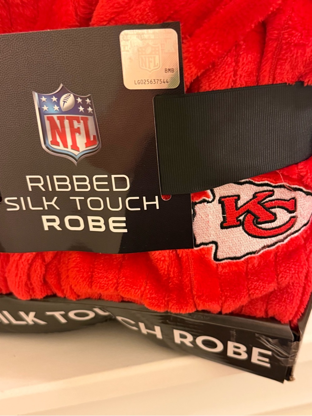 NIB NFL Kansas City Chiefs Red Ribbed Silk-Touch Robe - Picture 2 of 6
